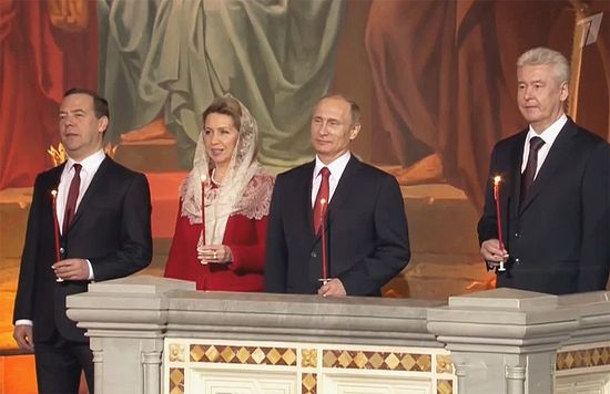 Владимир Путин честитао Васкрс грађанима Русије