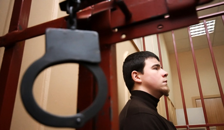На суд са страним адвокатима