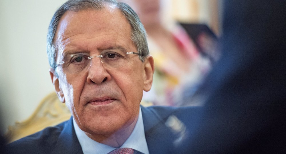Лавров: Мински споразум се налазе под претњом да пропадне