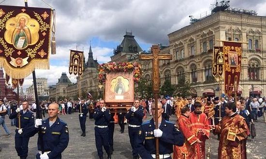 У Москви одржана литија у којој су учествовали припадници Десантних јединица
