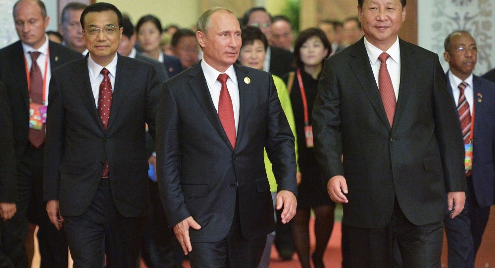 Путин: Турбулентност економија неће зауставити Русију и Кину