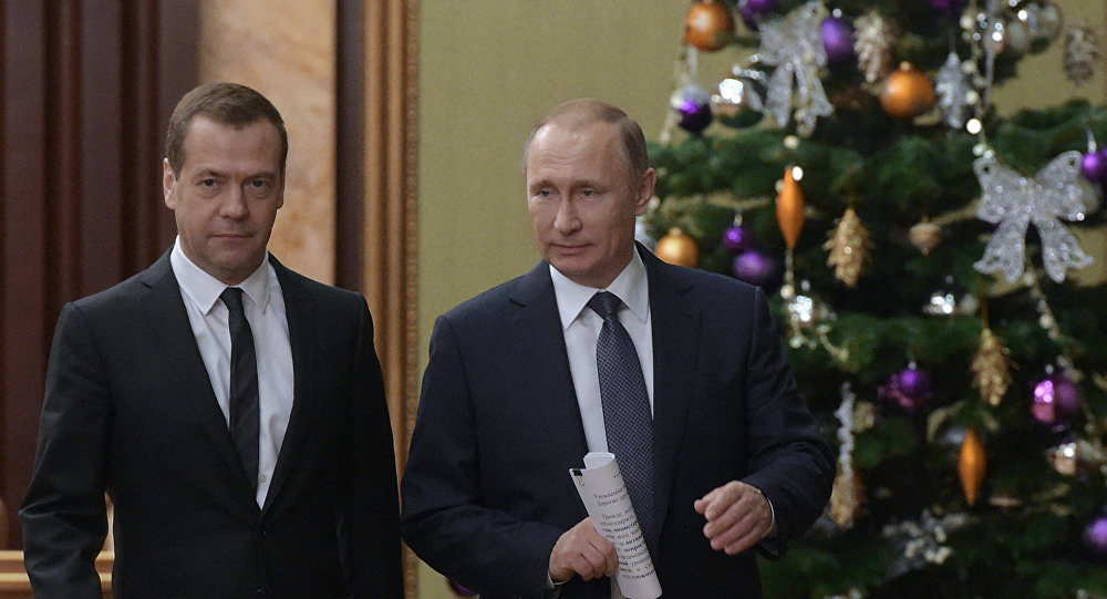 Путин дочекао Нову годину у кругу породице, Медведев у Сочију