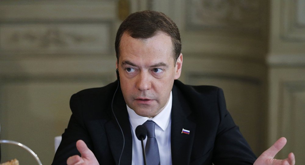 Медведев: Враћамо се на трогодишње планирање буџета