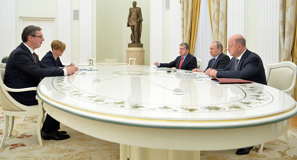 Путин: Русија рачуна на даљи развој односа са Србијом