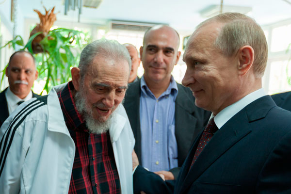 Путин честитао Кастру 90. рођендан
