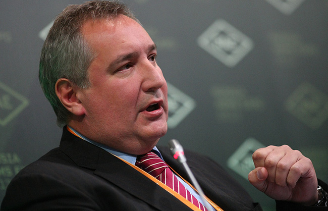 Rogozin: Zapad nikada neće ukinuti sankcije Rusiji jer mi smo pesnica u njegovom grlu