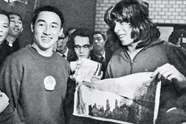 U Kini preminuo legendarni „ping pong diplomata“