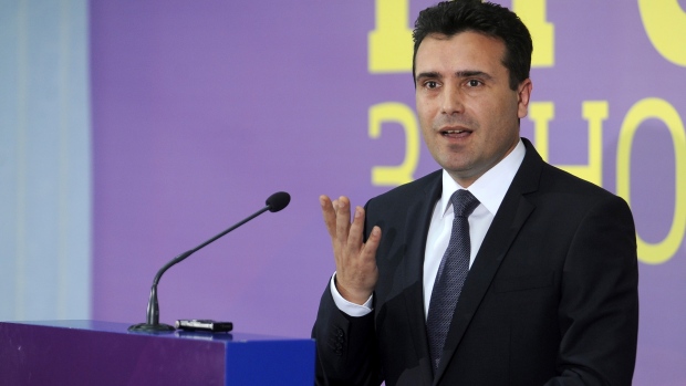 Заев послао гаранције Иванову да ће се нова влада залагати за јединствену земљу