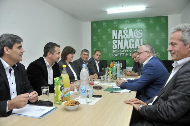Мањине још преламају са ким ће да праве Владу Црне Горе