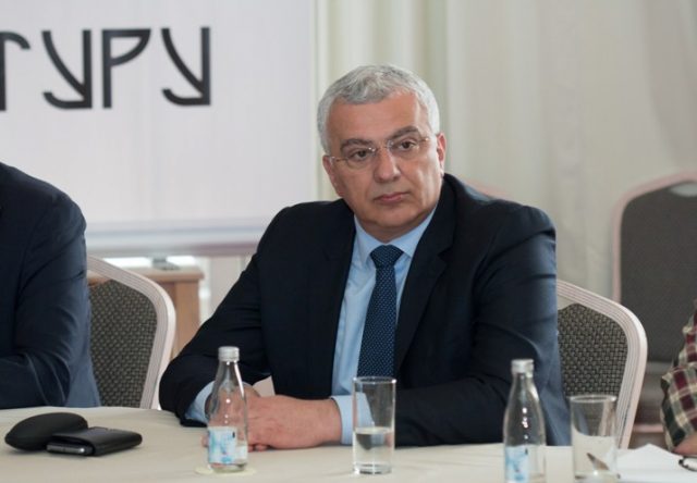 Мандић затражио помоћ Србије због тешког положаја Срба у Црној Гори