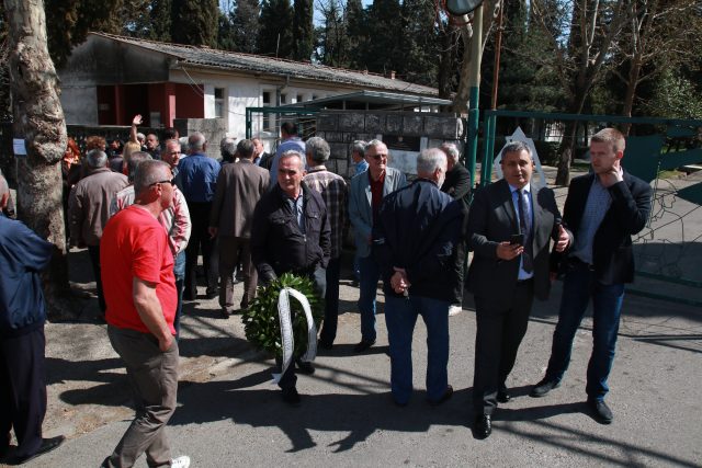 Власти Црне Горе забраниле одавање поште жртвама НАТО агресије
