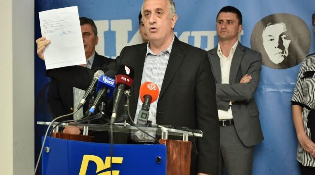 Тачка на фарсу: Није било оружја, Велимировић под уцјеном потписивао Катнићеве конструкције